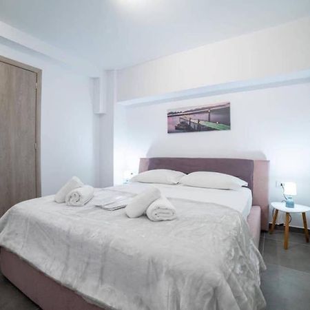 Apartament Brand New Aprt With Backyard In Lycabettus Hill ! Ateny Zewnętrze zdjęcie