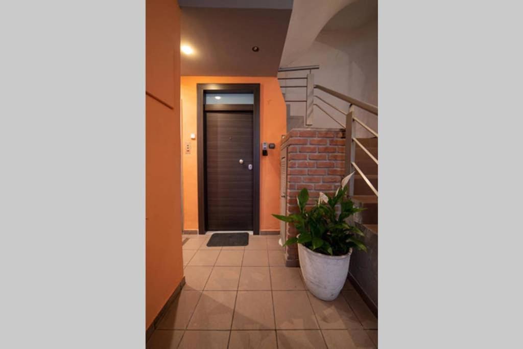 Apartament Brand New Aprt With Backyard In Lycabettus Hill ! Ateny Zewnętrze zdjęcie